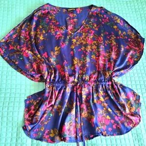 Express floral 🦋 wing top